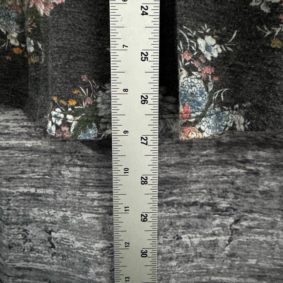 TORRID Gray Floral Sleeveless Lace Inset Split Back Tank Women Size 1 (1x) - Picture 6 of 10